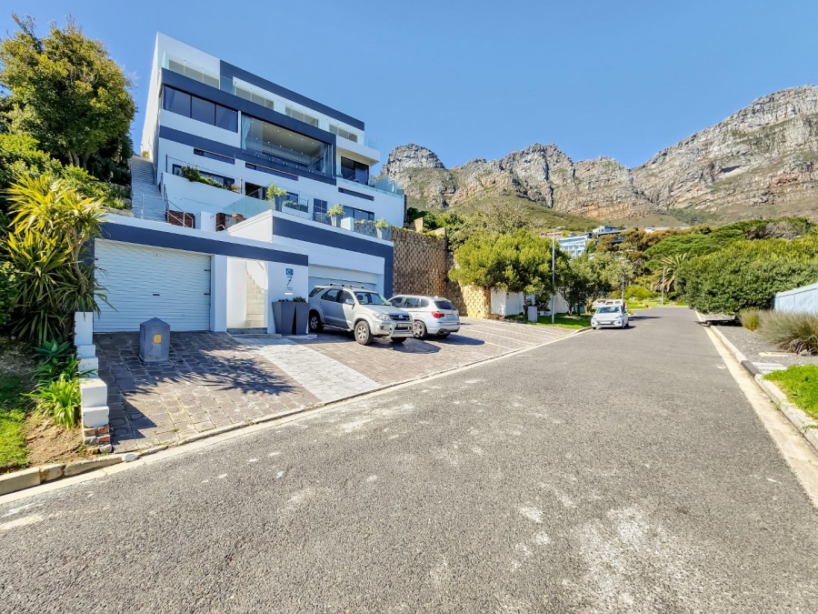 11 Bedroom Property for Sale in Camps Bay Western Cape